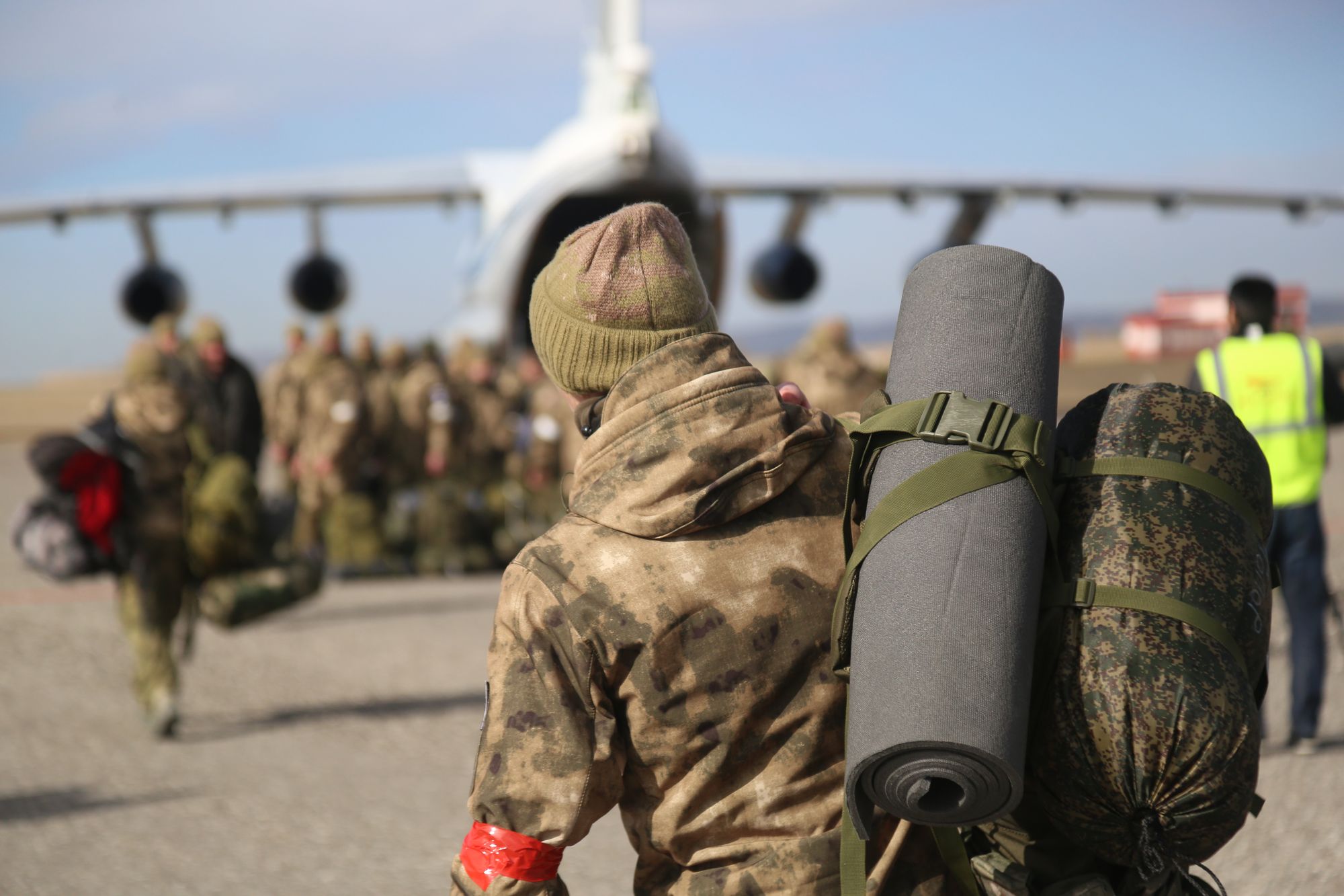 В одном из регионов РФ начали снижать обещанные выплаты участникам войны  против Украины. Читайте на UKR.NET