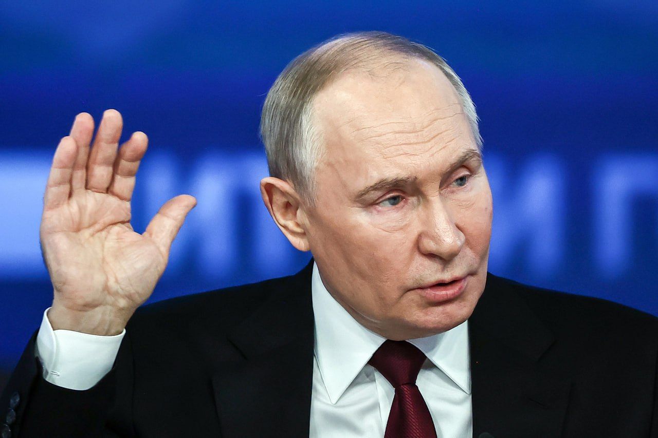 Путин заявил, что российские войска создают "буферную зону" вдоль границы с Украиной