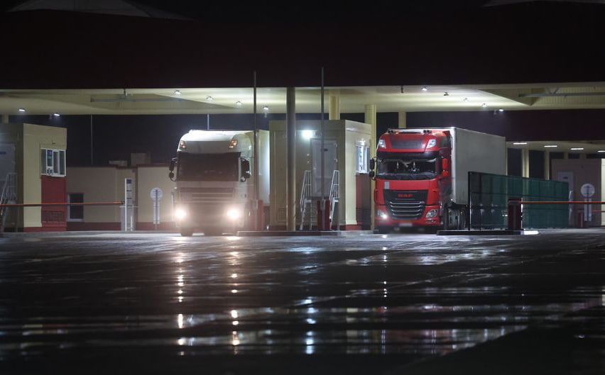 Польша открывает два погранперехода на границе с Беларусью. Литва продолжает конфронтацию