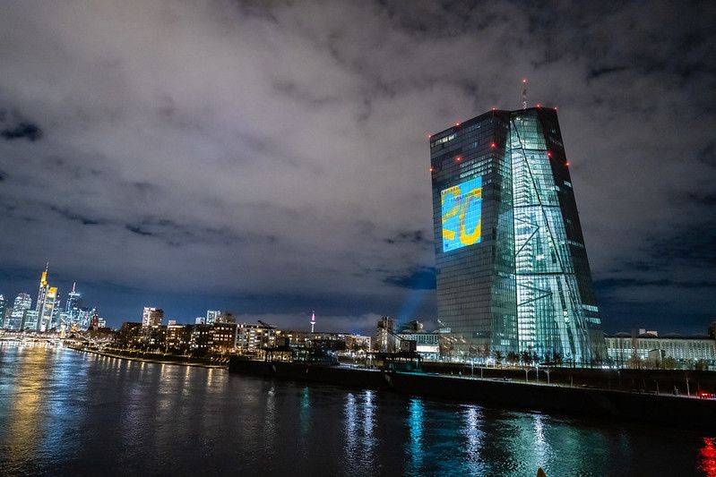 С 1 февраля в Болгарии больше нельзя расплачиваться левами