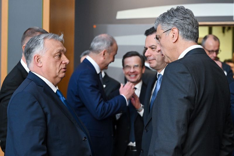 Венгрия разблокировала кредит Украине на 90 млрд евро, Киев возобновил поставки российской нефти по "Дружбе"